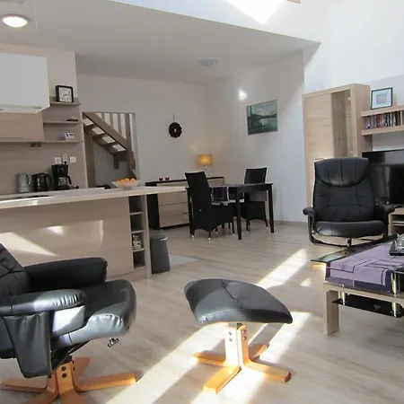 Premium Mezzanine In A Private Gated Διαμέρισμα Hévíz